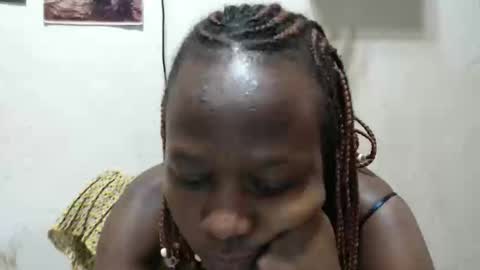 Snapshot of emilyposha chatting on April 5, 10:45 am Emilly online show from April 5, 10:45 am