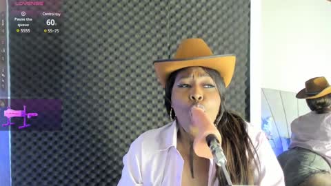 emilyrojas online show from January 19, 12:39 pm