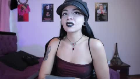 Snapshot of emilyrymer chatting on March 8, 6:16 pm Emily Support me to have 100 likes plx online show from March 8, 6:16 pm