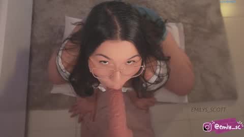 Snapshot of emilys_scott chatting on October 3, 2:03 pm Emy  online show from October 3, 2:03 pm