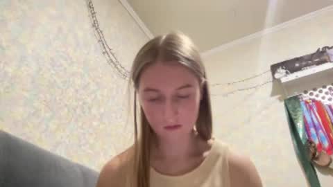 Snapshot of emilystechuchak chatting on July 20, 8:44 pm emilystechuchak online show from July 20, 8:44 pm