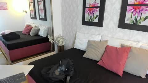 Snapshot of emilysumer chatting on October 11, 2:48 pm Summer 3 online show from October 11, 2:48 pm