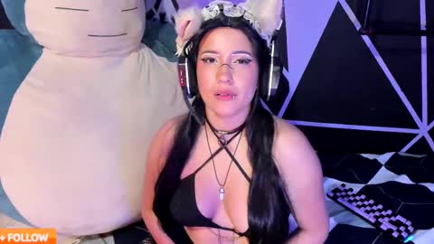 Snapshot of emilythemachine chatting on February 21, 1:55 am emilythemachine online show from February 21, 1:55 am