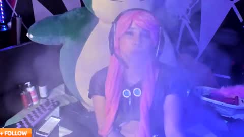 Snapshot of emilythemachine chatting on February 27, 1:38 am emilythemachine online show from February 27, 1:38 am