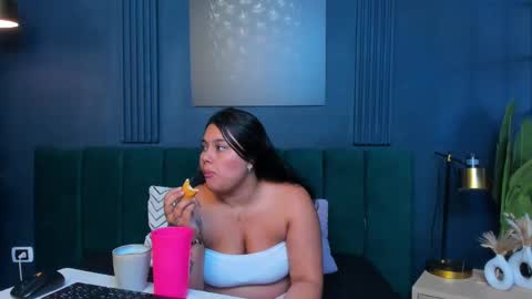 Emily Thyson online show from October 29, 12:07 pm