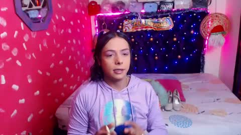 Emily online show from December 22, 1:33 pm