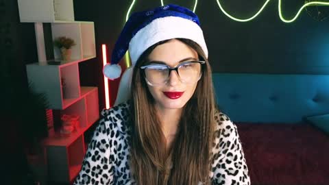 Emily online show from December 6, 6:48 am