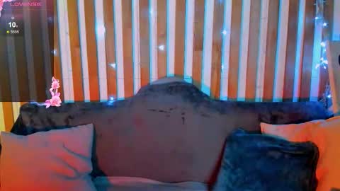 Emily online show from November 18, 8:08 am