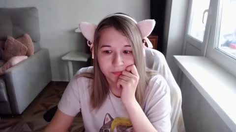 Snapshot of emilyway chatting on June 15, 8:38 am emilyway online show from June 15, 8:38 am