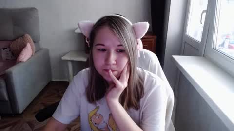 Snapshot of emilyway chatting on June 16, 11:46 am emilyway online show from June 16, 11:46 am