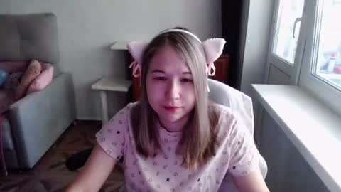 Snapshot of emilyway chatting on June 18, 10:52 am emilyway online show from June 18, 10:52 am