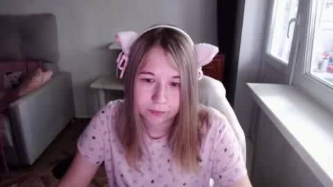 Snapshot of emilyway chatting on June 20, 10:29 am emilyway online show from June 20, 10:29 am