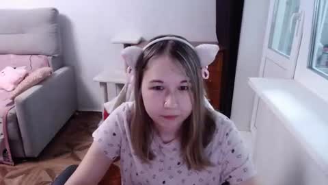 Snapshot of emilyway chatting on June 22, 12:13 pm emilyway online show from June 22, 12:13 pm