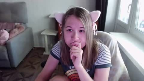 Snapshot of emilyway chatting on July 6, 4:31 am emilyway online show from July 6, 4:31 am