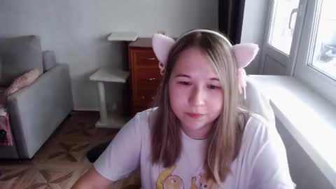 Snapshot of emilyway chatting on July 14, 10:43 am emilyway online show from July 14, 10:43 am