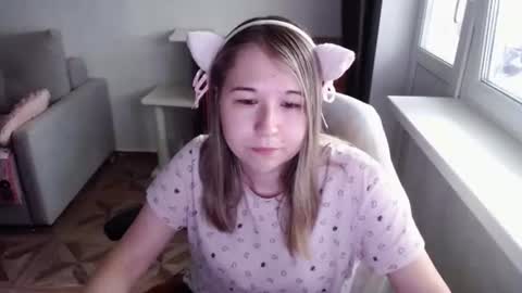 Snapshot of emilyway chatting on July 18, 1:15 pm emilyway online show from July 18, 1:15 pm