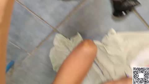 Snapshot of emilyweed chatting on February 19, 2:34 pm Emily ----  online show from February 19, 2:34 pm