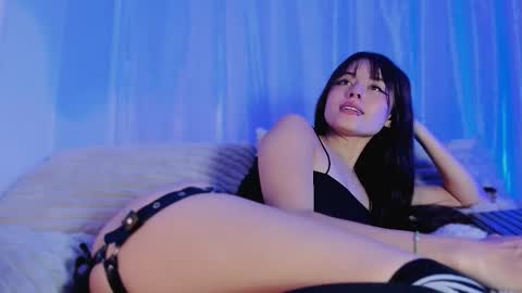 Snapshot of emilywithe_ chatting on March 20, 11:53 pm online show from March 20, 11:53 pm