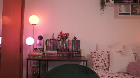 IG thickemmsss online show from December 5, 8:16 pm