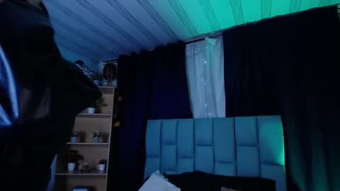 Snapshot of emilyy05_ chatting on December 14, 3:12 am Emily online show from December 14, 3:12 am