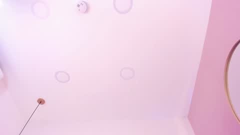 Snapshot of emilyy_bank chatting on December 10, 2:38 am Emily Bank online show from December 10, 2:38 am