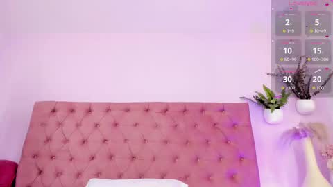 Snapshot of emilyy_bank chatting on February 27, 7:15 pm Emily Bank online show from February 27, 7:15 pm