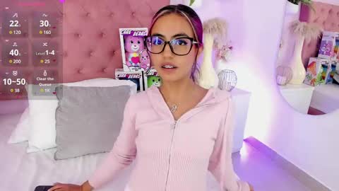 Snapshot of emilyy_bank chatting on March 5, 11:05 pm Emily Bank online show from March 5, 11:05 pm