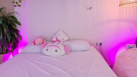 Emily Bank online show from June 13, 4:38 pm