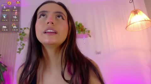 Emily Bank online show from July 4, 8:04 pm