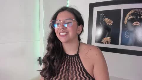 emilyy_cooperr online show from September 22, 1:02 pm