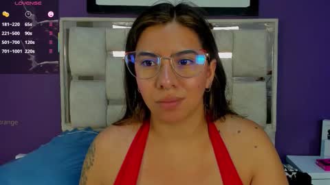 emilyy_cooperr online show from March 19, 12:09 pm