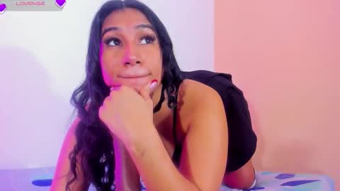 emilyy_walker online show from March 18, 12:30 pm