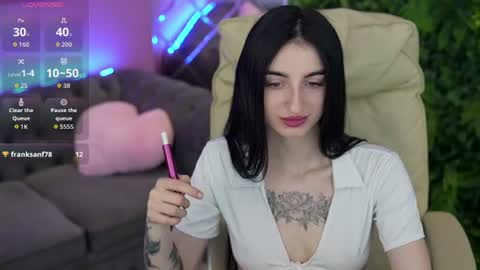 emilyymoon online show from June 10, 5:39 am
