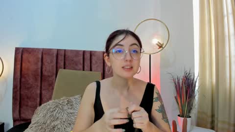 Emilyy Watson online show from December 15, 2:16 pm