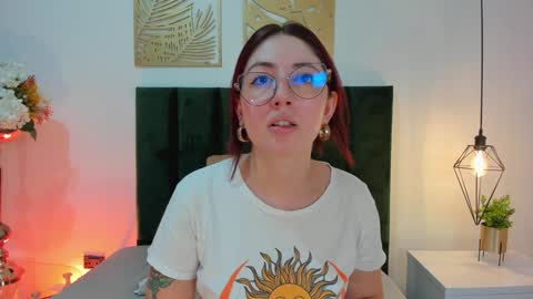 Emilyy Watson online show from December 29, 2:10 pm