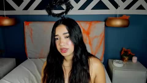 Emily  online show from October 25, 9:17 am