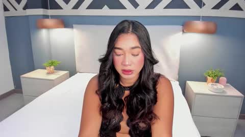 Emily  online show from November 17, 1:06 pm