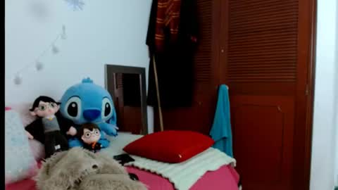 emilyzans07 online show from February 23, 4:46 pm