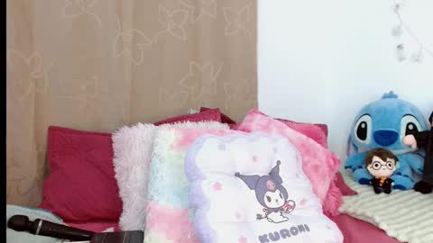 emilyzans07 online show from February 27, 6:31 pm