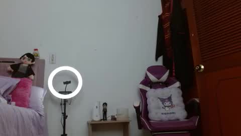 emilyzans07 online show from September 19, 7:03 pm