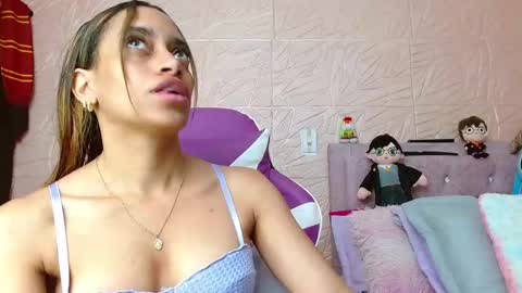 emilyzans07 online show from September 26, 7:40 pm