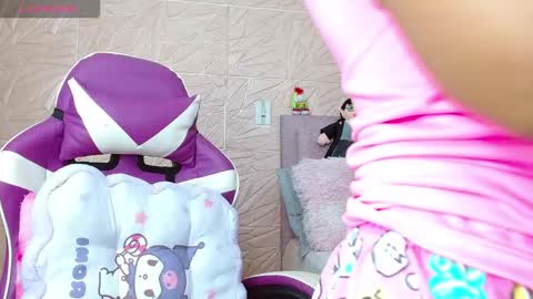 emilyzans07 online show from November 5, 7:47 pm