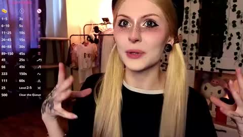 emimiy online show from October 4, 7:28 am