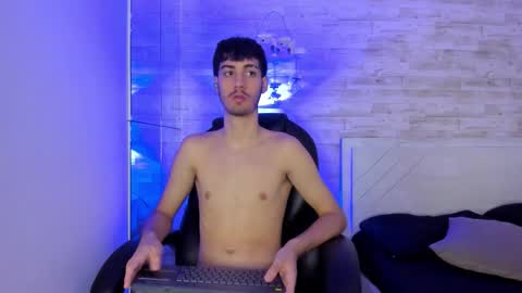 emir_ozan online show from December 18, 11:27 am