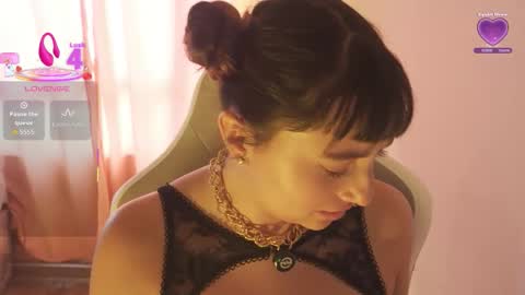 emma online show from December 15, 7:18 pm