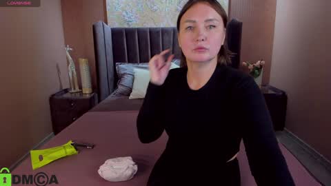 Emm online show from December 12, 12:33 pm
