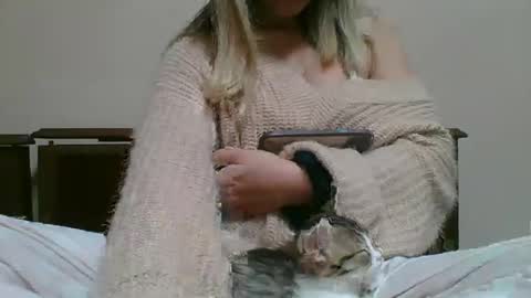 emma_991 online show from December 23, 1:45 pm