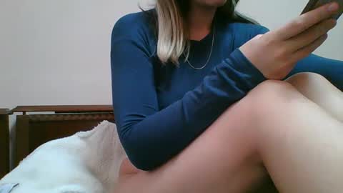 emma_991 online show from December 24, 10:01 am