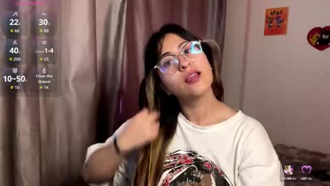 Snapshot of emma__bell_ chatting on September 25, 1:37 pm Emma Is here online show from September 25, 1:37 pm