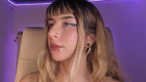 emma__js_ online show from July 29, 3:26 am